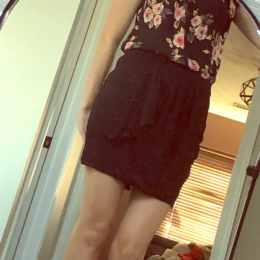 Black mini pleated skirt